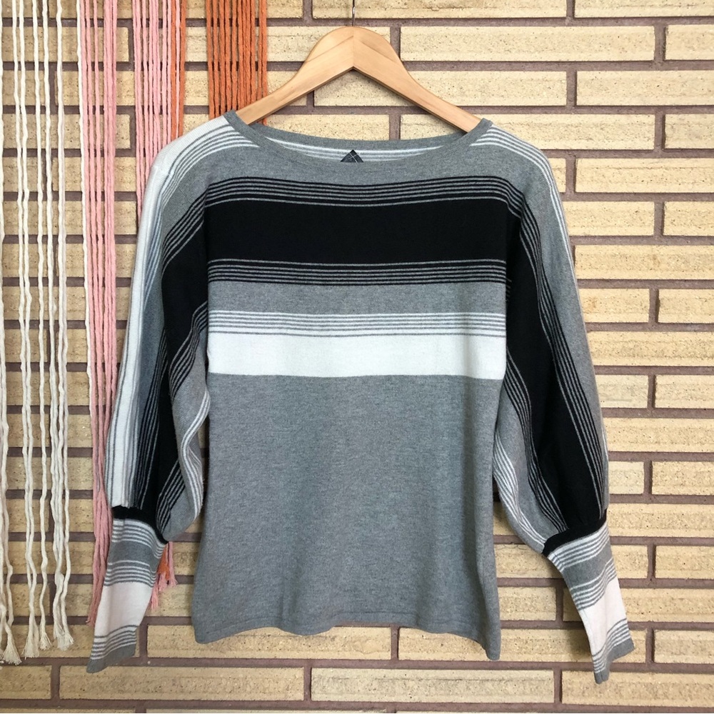 Raglan Sleeve Ombré Striped Sweater - Bust 36 - Size 6 - TXT